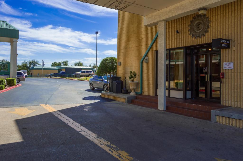 Quality Inn Lawton Exterior photo